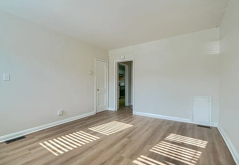 2976 Cornwall Rd #1 — Photo 4