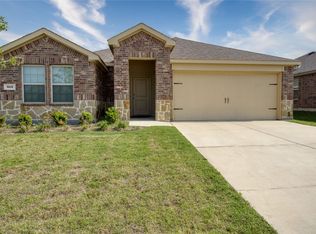 913 English Dr, Aubrey, TX 76227