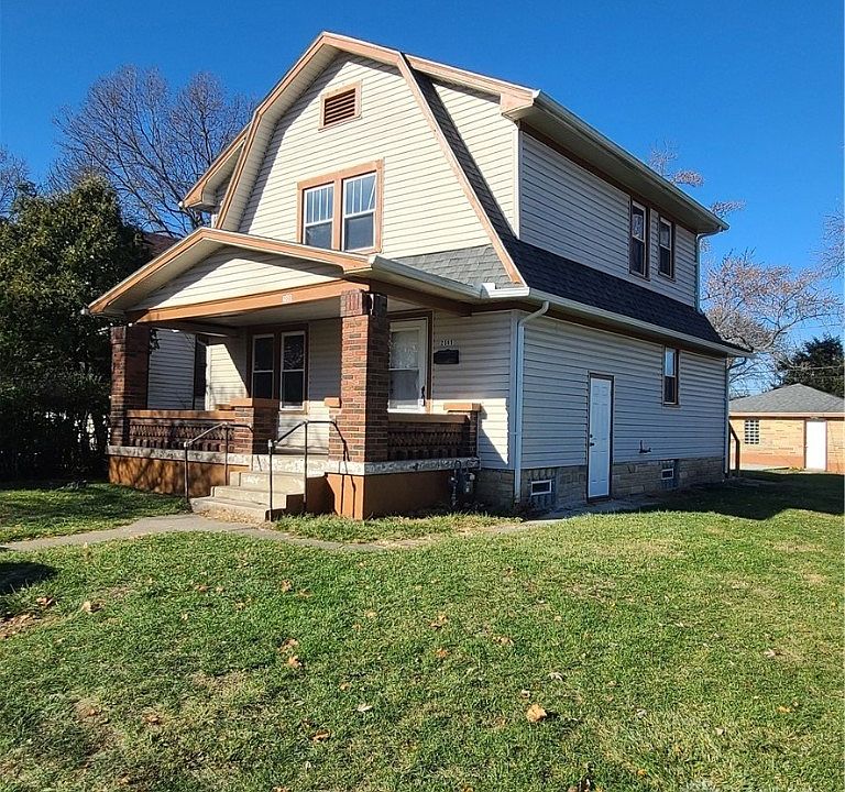 1st image of 2505 Oakridge Dr