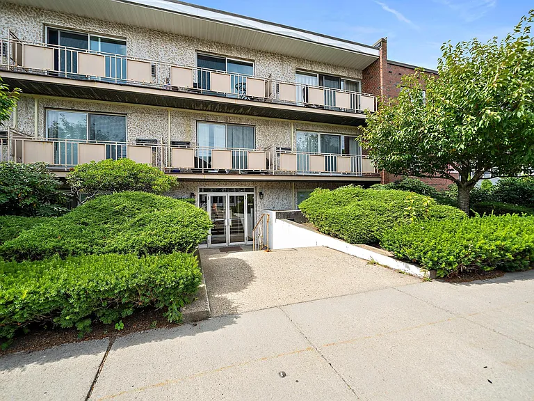 383 Langley Rd #11 — Photo 14