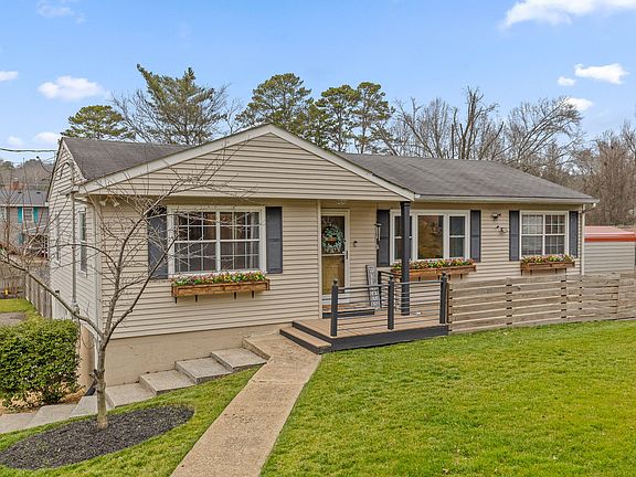 3rd image of 601 S Germantown Rd