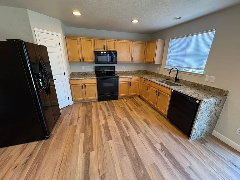 8151 S Mobile Way — Photo 5