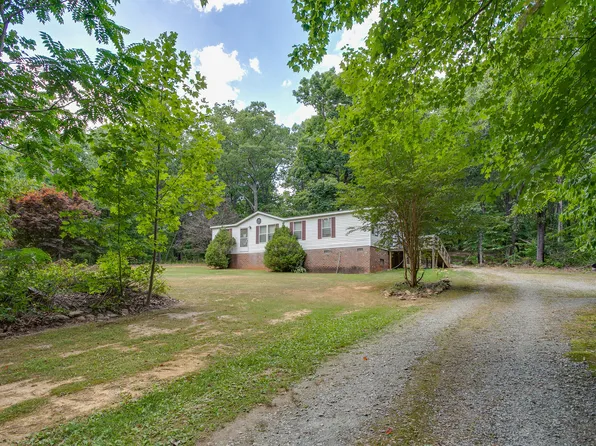 5124 Scarlett Ct, Snow Camp, NC 27349