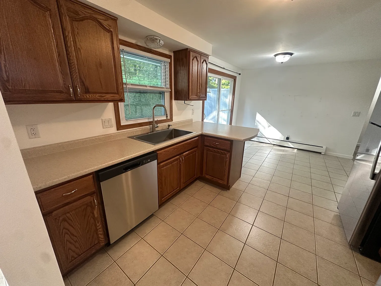 1512 Acorn Dr — Photo 3
