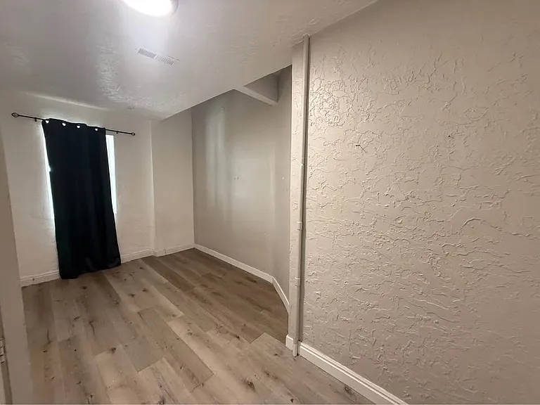 2557 Adams Ave #1 — Photo 11