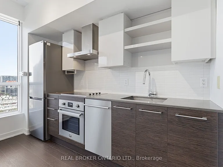 1030 King St W #Penthouse 25 — Photo 3