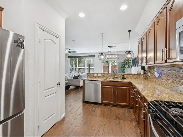 2653 Jacobson Dr — Photo 10