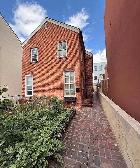 24 E Henrietta St #1 — Photo 1