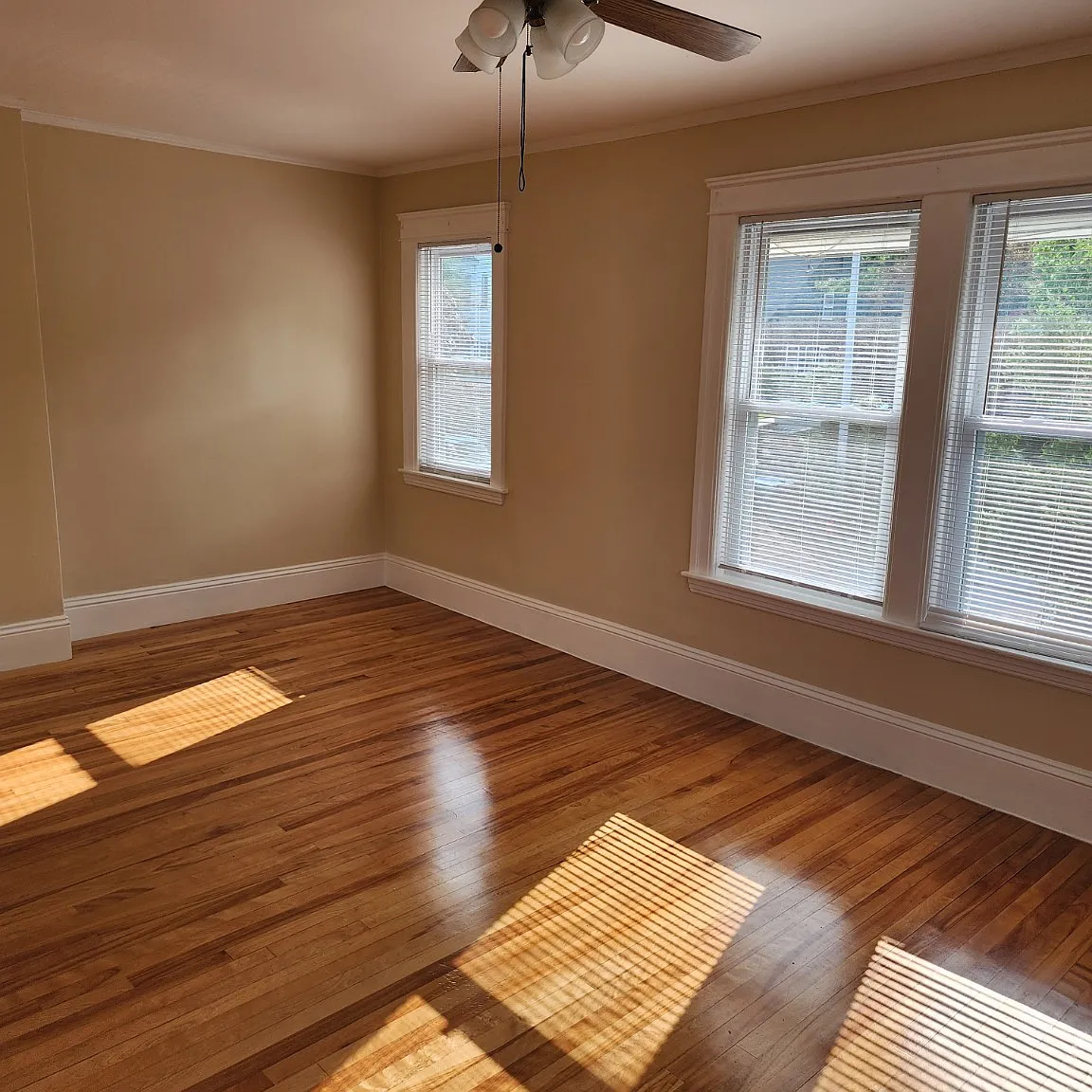3 bed, 1.5 bath, 1550 sqft, $2,795 — Photo 4