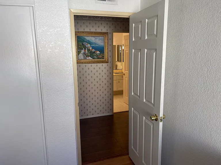 2313 Orchard Ln — Photo 5