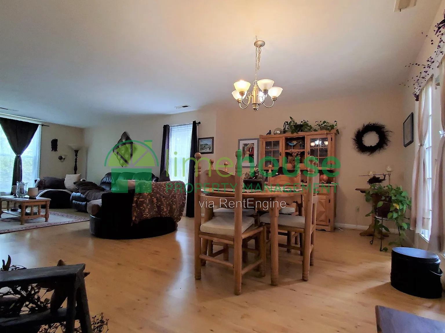 4 bed, 2.5 bath, 2624 sqft, $2,725 — Photo 2