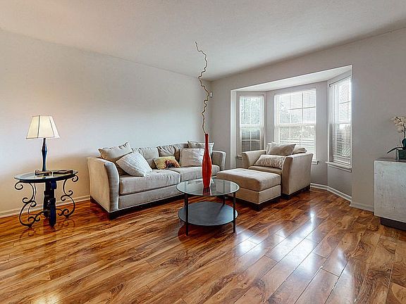 3rd image of 3728 Kinnett Ln