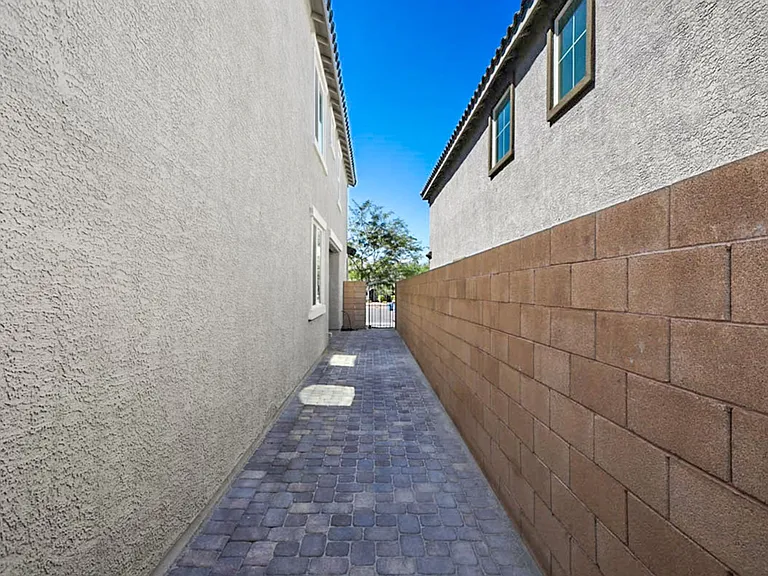 10589 Sariah Skye Ave — Photo 40