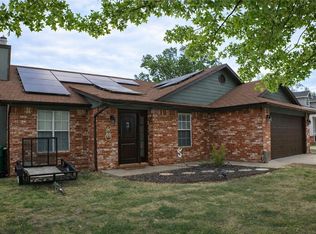 3807 W Locust St, Rogers, AR 72756