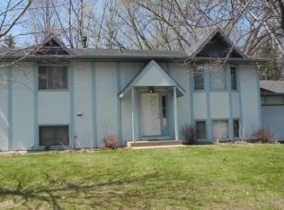 3077 Mount Ridge Rd, Roseville, MN 55113