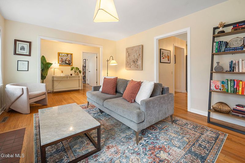 4th image of 27 Westford Street