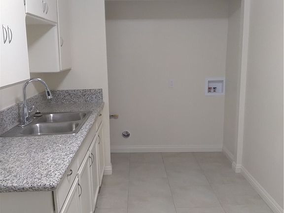 5th image of 436 Laconia Blvd