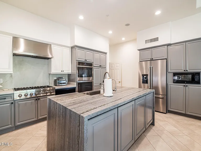 7020 E Mighty Saguaro Way — Photo 8
