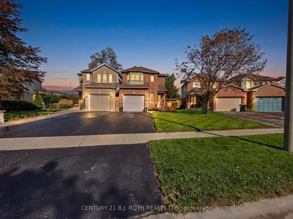 36 Aikens Cres, Barrie, ON L4N 8M6