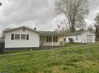 225 Jackson St, Eden, NC 27288