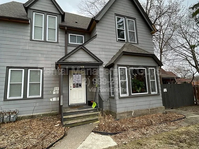 1938 Roblyn Ave #1 — Photo 2