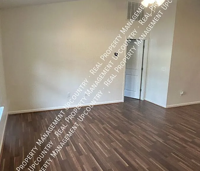 229 Lions Park Rd — Photo 2
