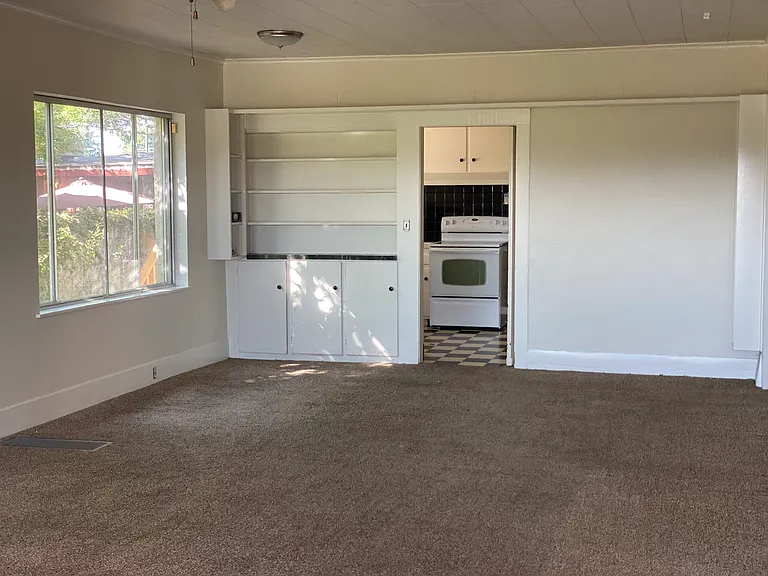 945 Rio St — Photo 7