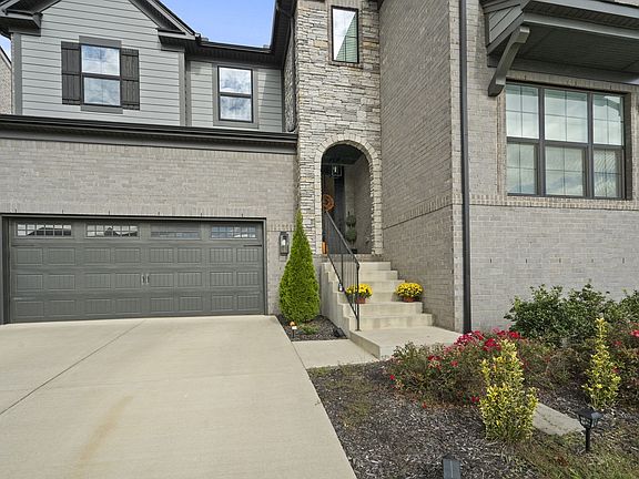 4th image of 202 Woodhall Ct