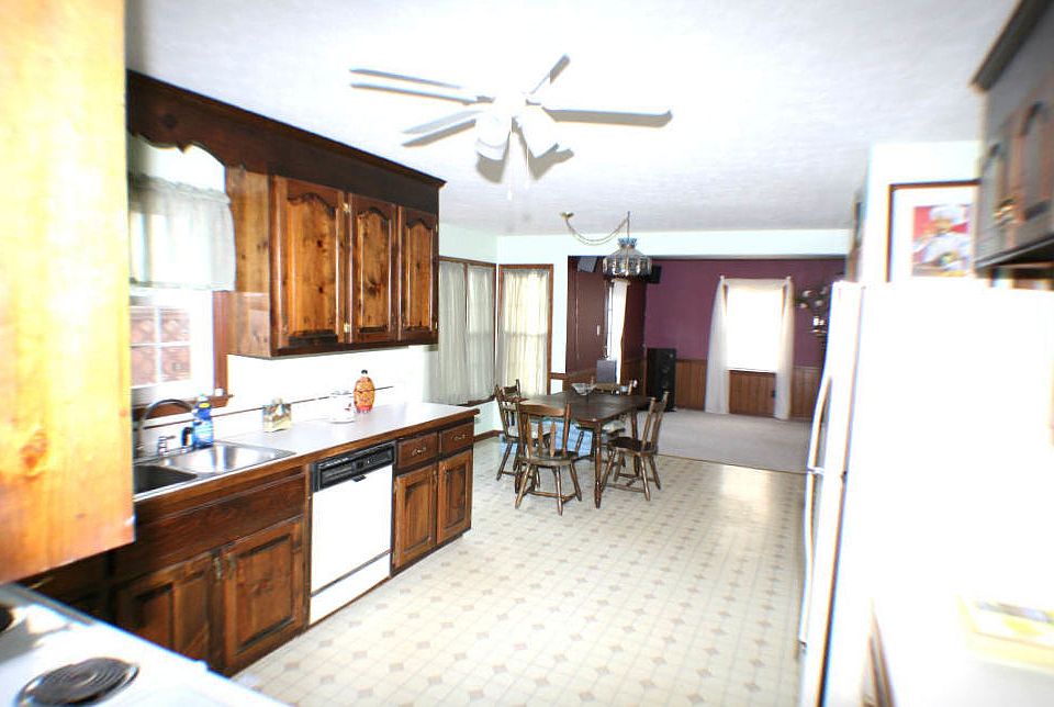 1st image of 2725 Sand Hills Dr