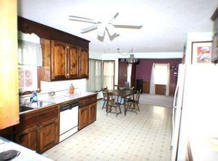 2725 Sand Hills Dr, Chester, VA 23831