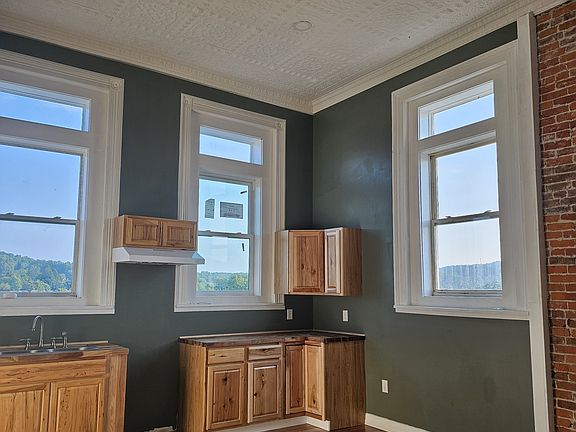 5th image of 57 E Main St #5