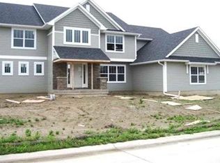 6103 N Fillmore St, Davenport, IA 52807