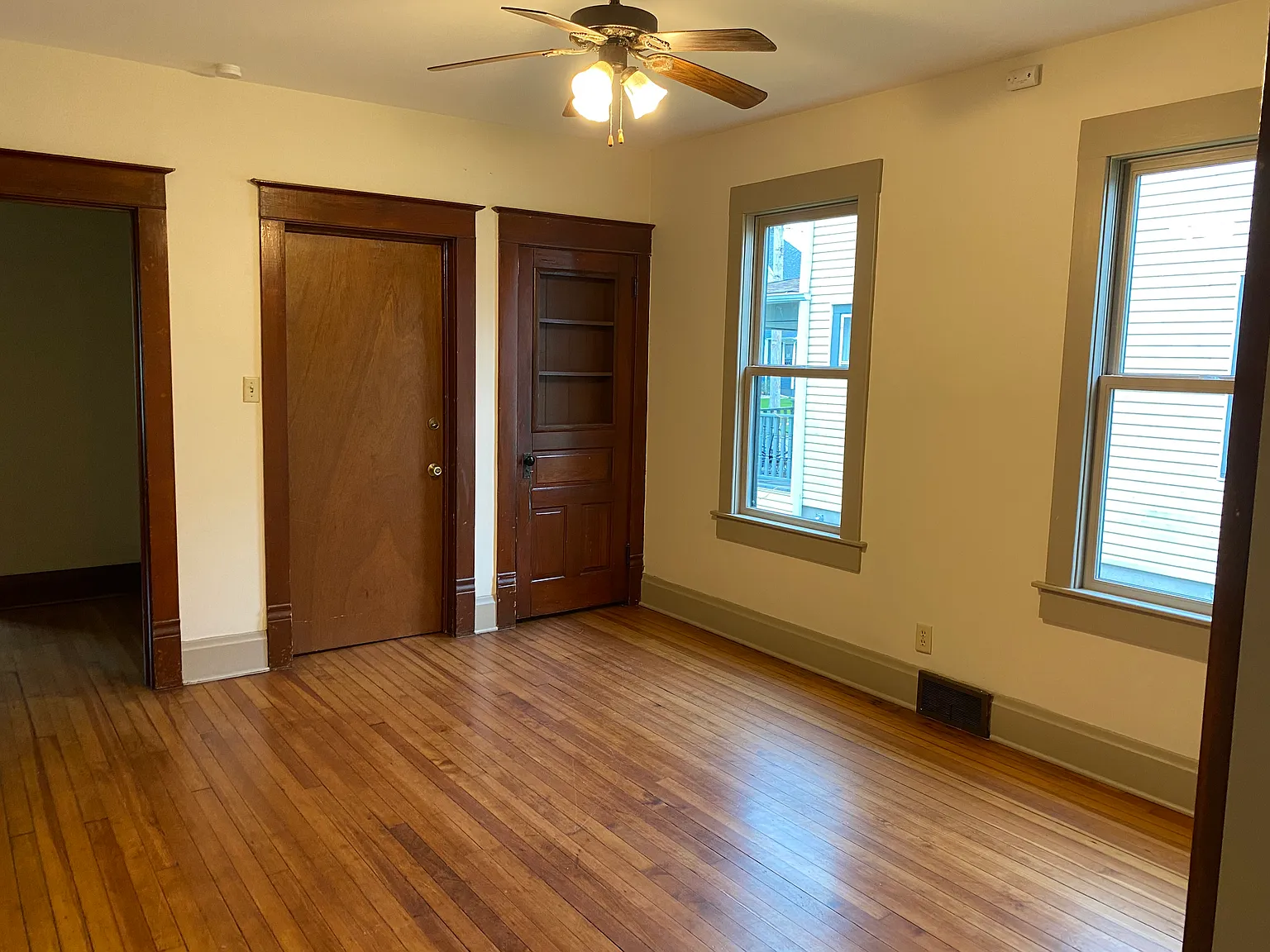 2 bed, 1068 sqft, $1,300 — Photo 4