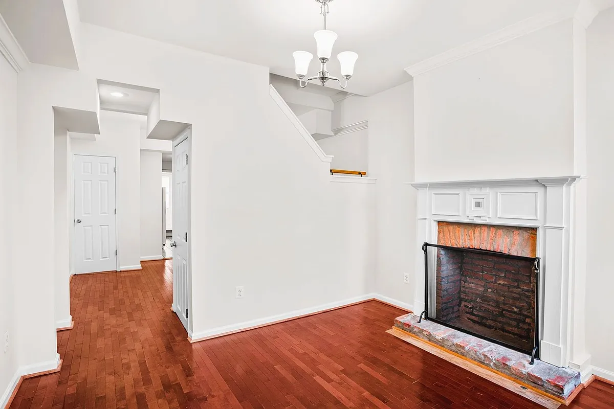 Building Photo - 235 S Highland Ave