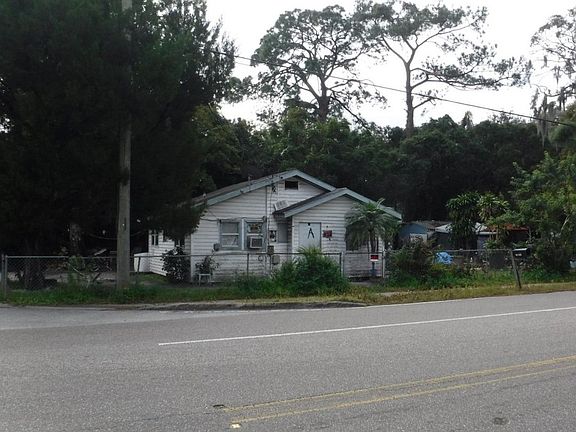 3rd image of 2318 51st Ave E