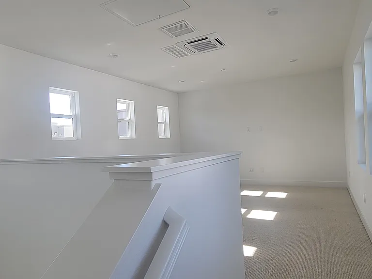5699 Ironhorse Pkwy #E — Photo 17