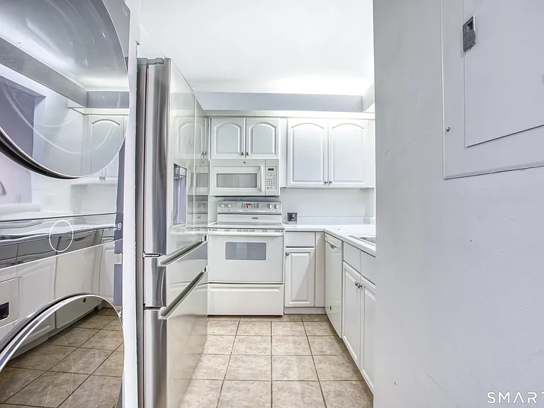 1465 E Putnam Ave #327 — Photo 7