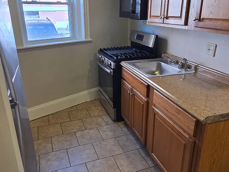 30 Franklin St #9 — Photo 1