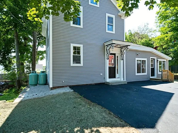 8 Courtland St, Farmington, NH 03835