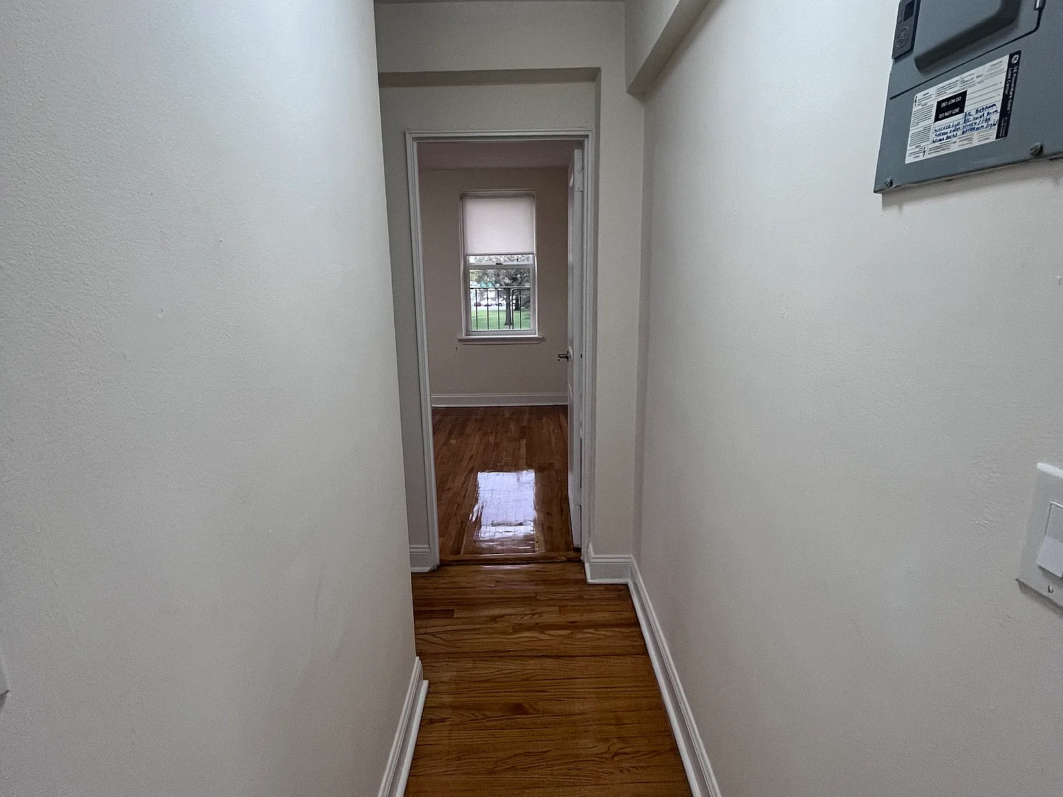 2662 W 2nd St — Photo 4