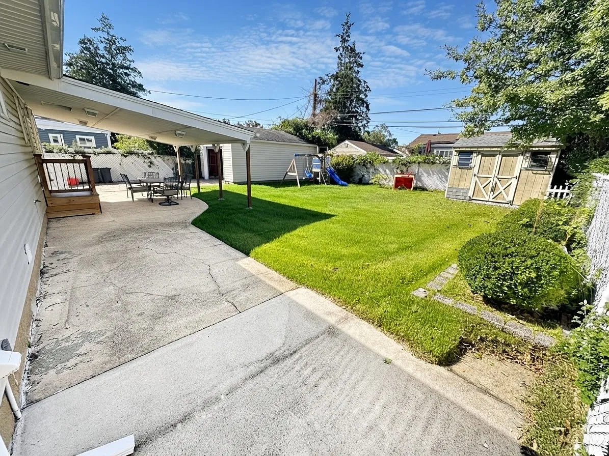 4 bed, 975 sqft, $4,999 — Photo 3