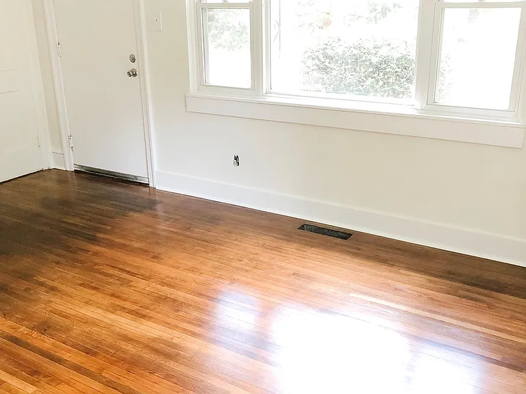 1326 Shamrock Dr — Photo 2