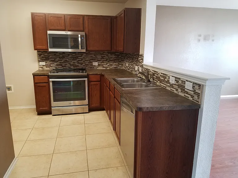 12666 Forest Lawn Dr — Photo 5