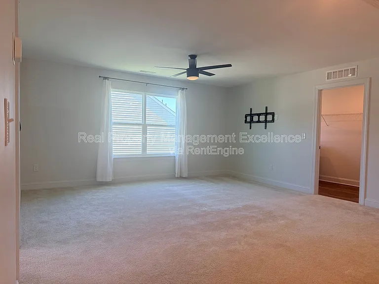 16 Clear Creek Cir — Photo 40