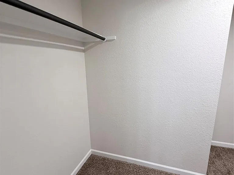 2915 Creston Dr — Photo 20