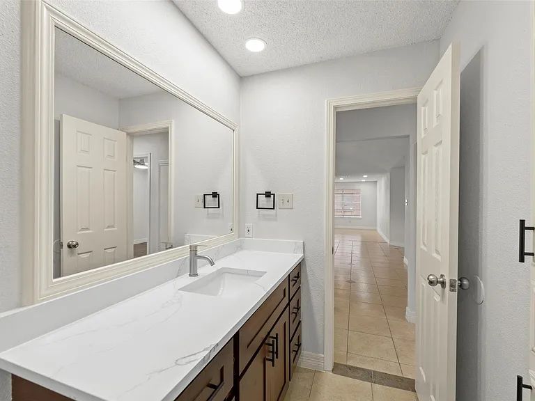 12402 Jaguar Dr — Photo 20