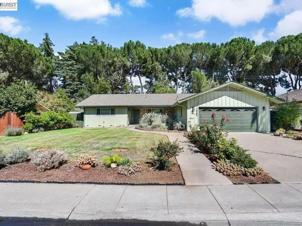 2465 W Benjamin Holt Dr, Stockton, CA 95207