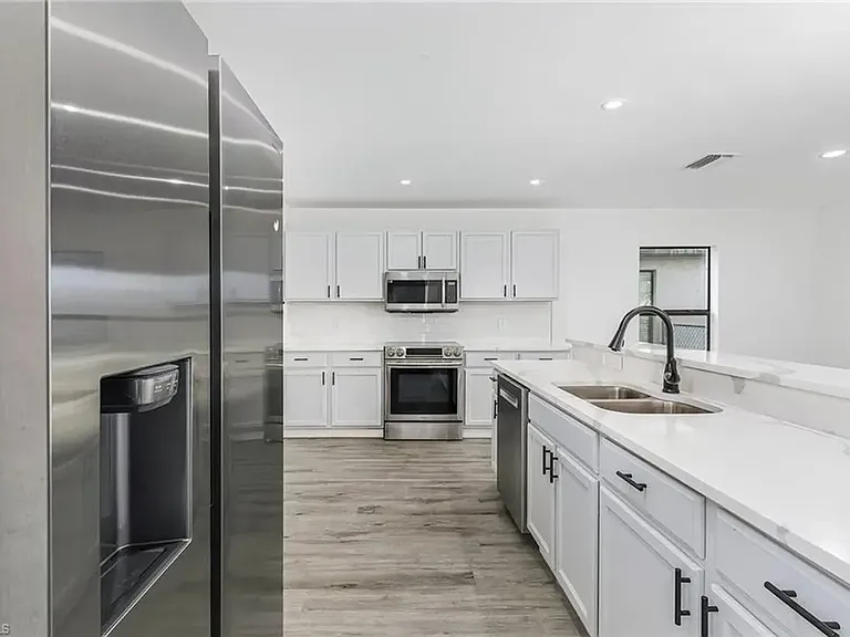 306 Shadow Lakes Dr — Photo 5