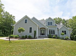 8 Tupelo Rd, Westport, MA 02790