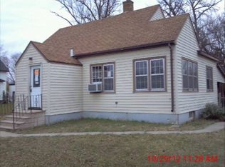 175 N Montgomery Ave, Le Center, MN 56057